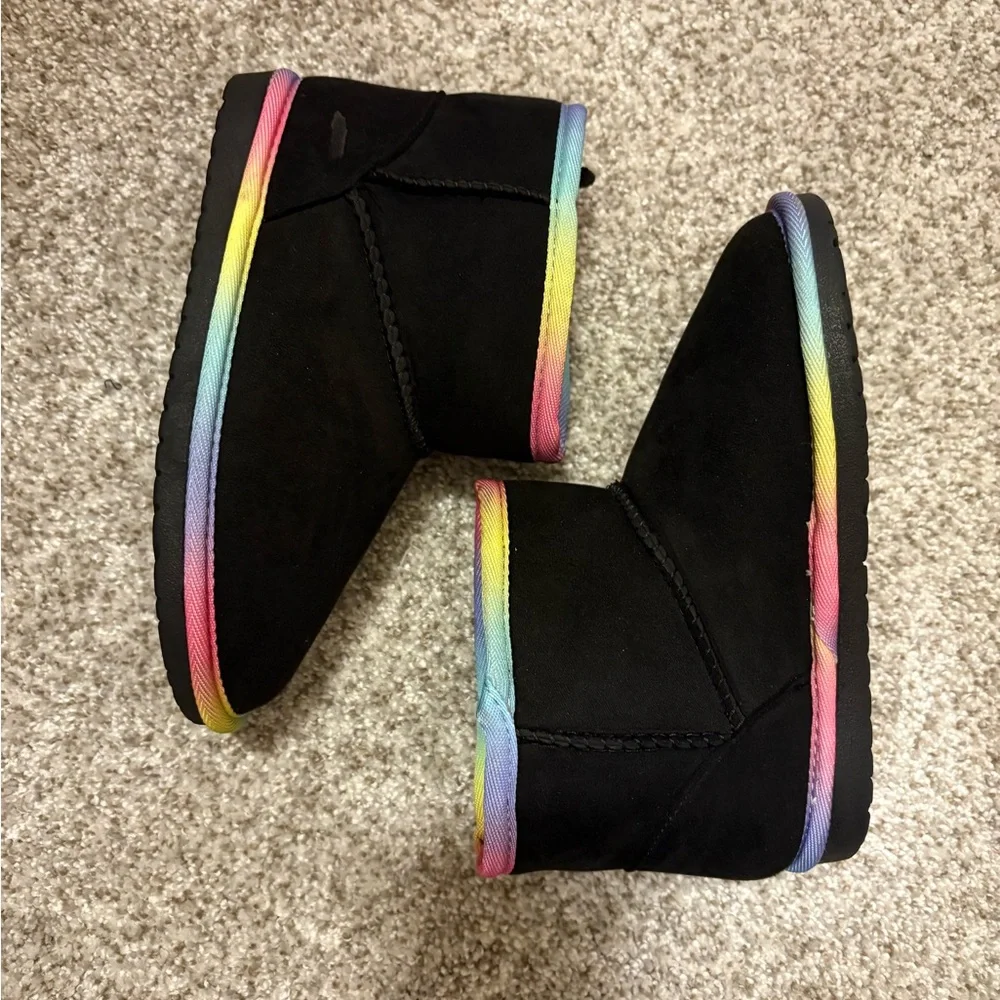 New Children’s Place Boots - Picture 2 of 4